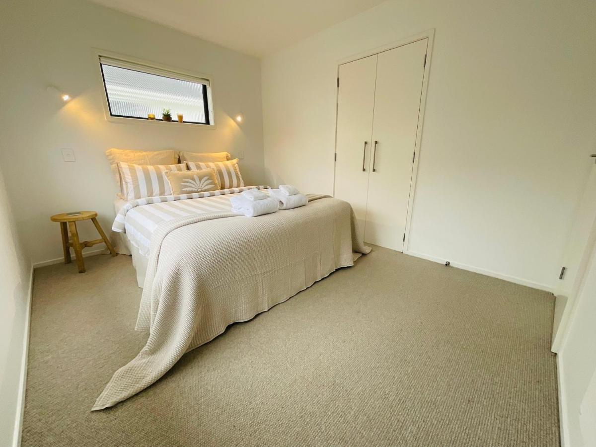 Deluxe Downtown Mount Maunganui Villa Exterior photo